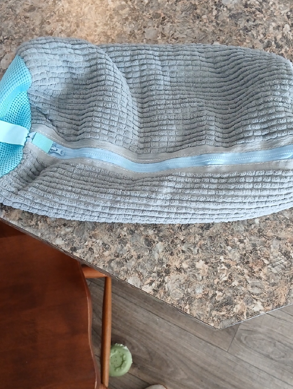 Light Gray Textured Zip-Up shoe washing bag with Aqua Trim